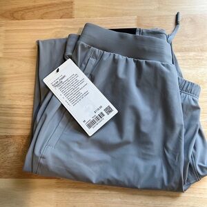 Lululemon Surge Jogger Light Gray Men’s Athletic Gym Joggers SIZE M / with Tags